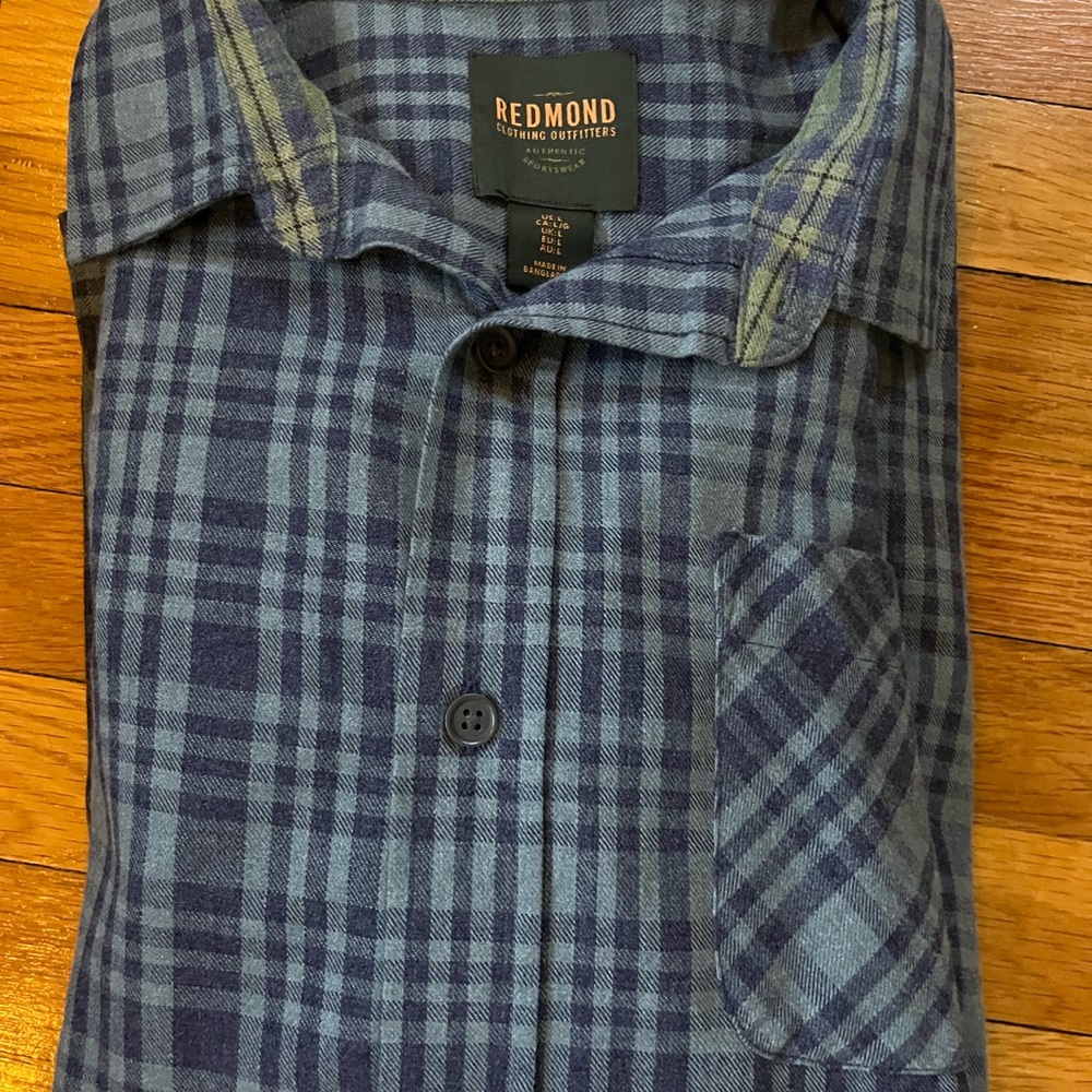 Large men’s button down shirt-great condition, worn only a couple times.